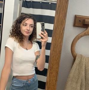 Meet your Posher, Jewel